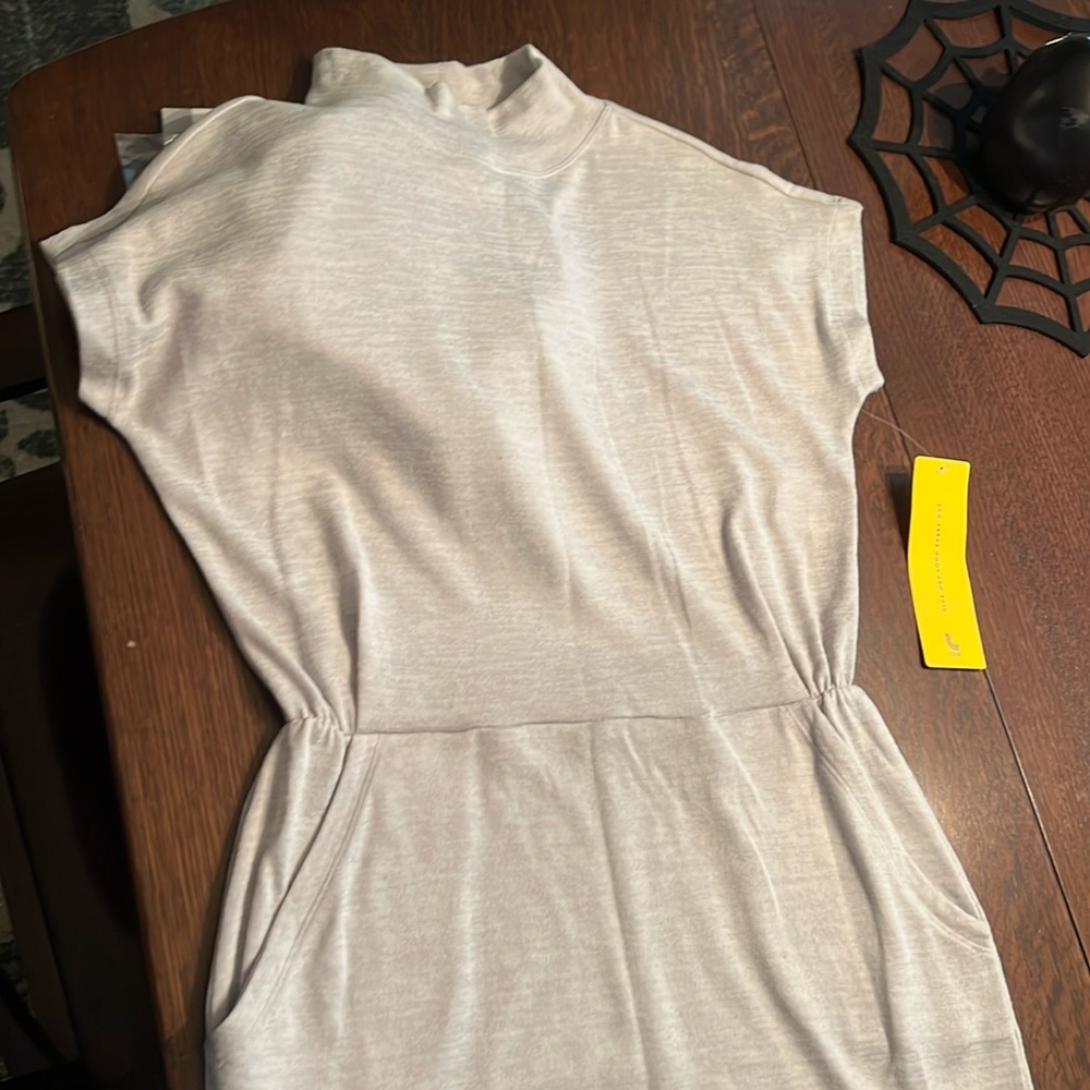 Mock neck short sleeve short dress
